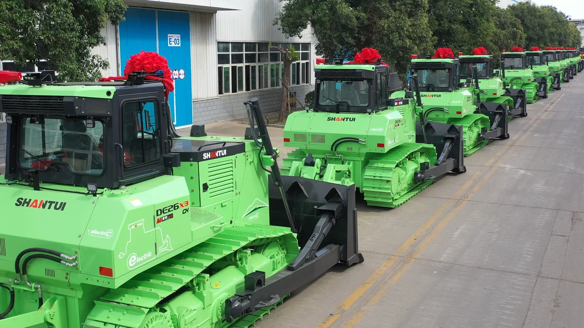 Bulldozer eléctrico de orugas Shantui DE26-X3 para trabajos de movimiento de tierras.