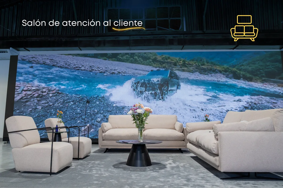 Salón de atención al cliente del nuevo complejo automotriz Dongfeng en La Habana.